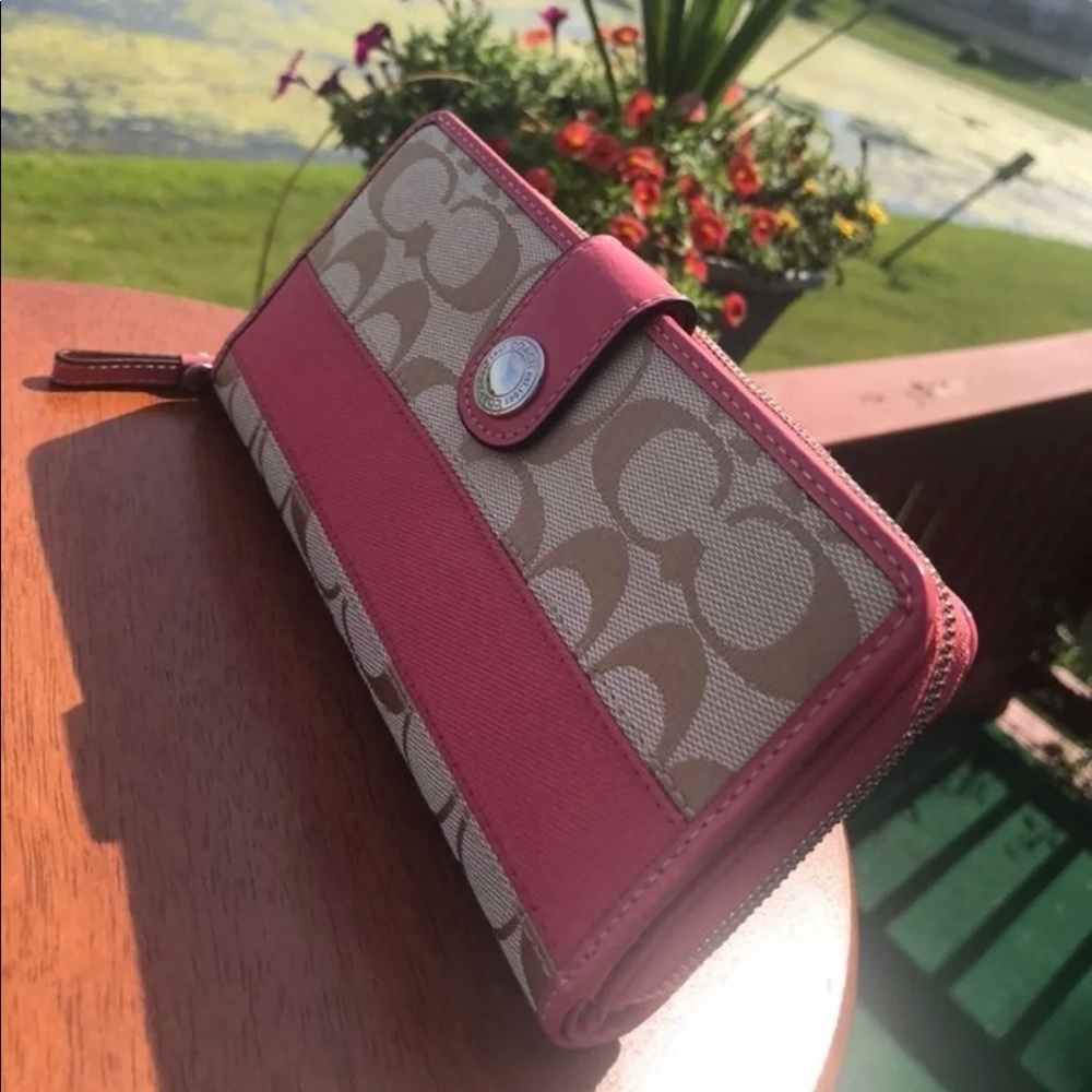 Coach signature wallet
